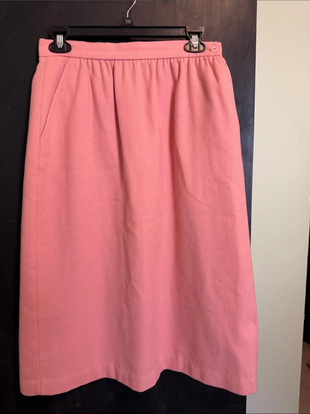 Vintage 70s/80s Jack Winter Pink 100% Wool Midi Skirt with Pockets. Size 12